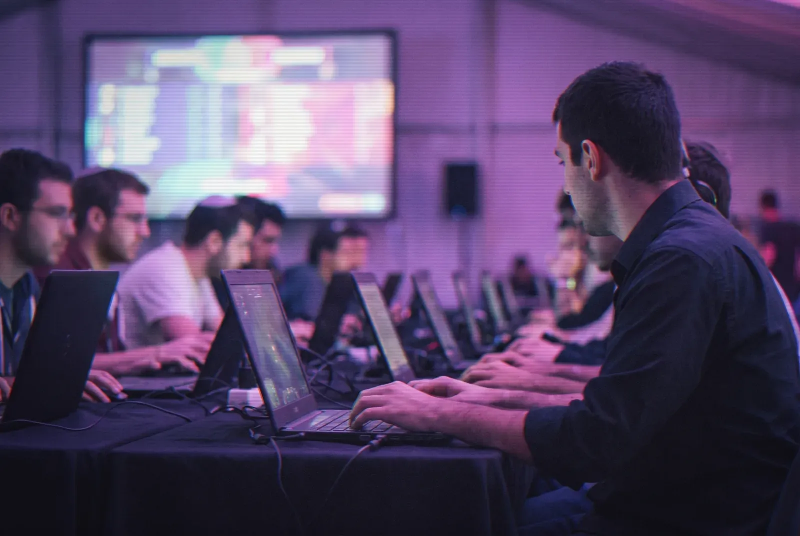 A gaming station facing the leaderboard